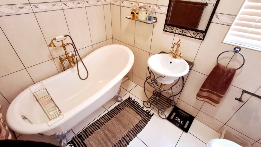 3 Bedroom Property for Sale in Sasolburg Ext 11 Free State